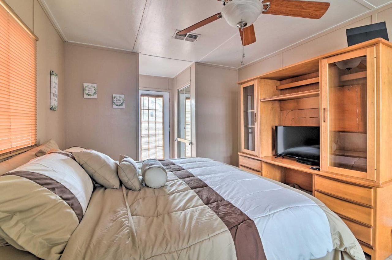 Pet-Friendly Auburndale House With Lake Views! מראה חיצוני תמונה